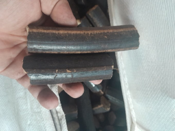 Củi trấu viên 24mm được khách hàng đánh giá cao hơn về hiệu quả so với các loại viên nén trấu kích thước nhỏ